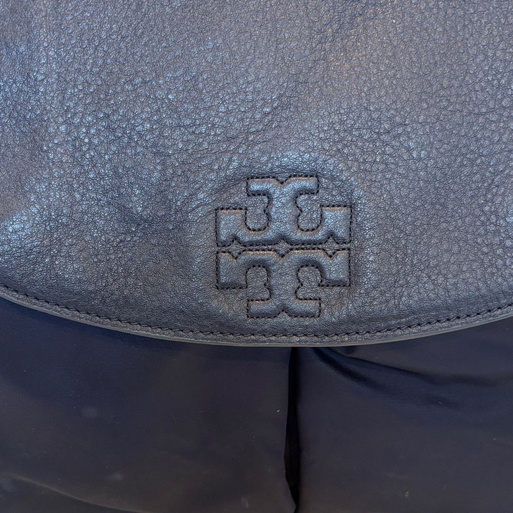 Tory Burch Crossbody Thea Nylon & Leather Weekender Diaper Baby Messenger Bag - Picture 4 of 16